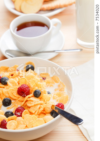 Healthy breakfast Healthy breakfast 7534020
