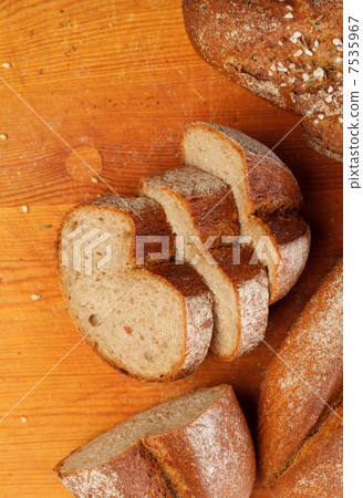 Assorted bread Assorted bread 7535967