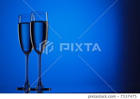 Pair of champagne flutes Pair of champagne flutes 7537475