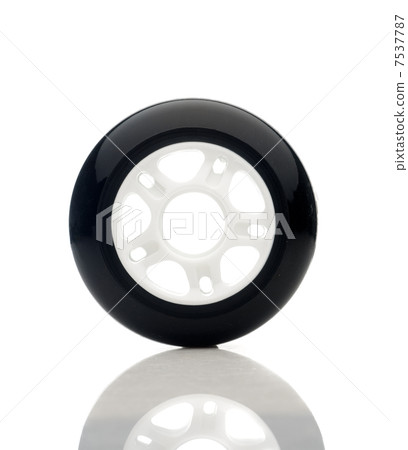 Inline skate wheel 7537787