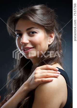 Portrait of woman 7537788
