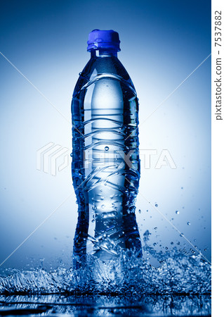 Water bottle Water bottle 7537882