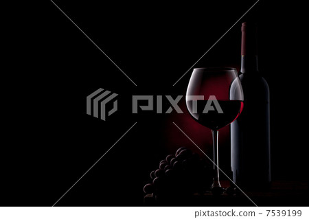 Red wine 7539199