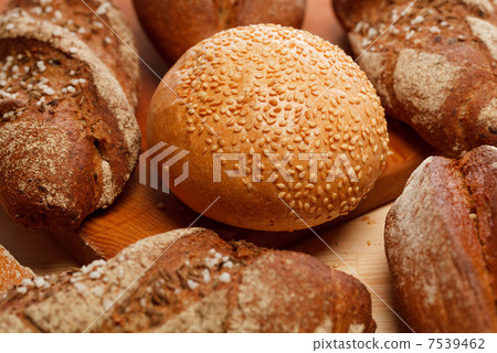 Assorted bread Assorted bread 7539462