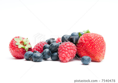 Fresh berries Fresh berries 7540478