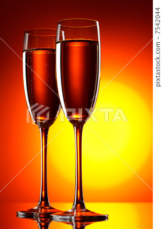 Pair of champagne flutes Pair of champagne flutes 7542044