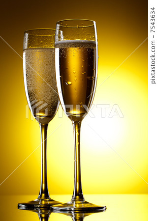 Pair of champagne flutes Pair of champagne flutes 7543634