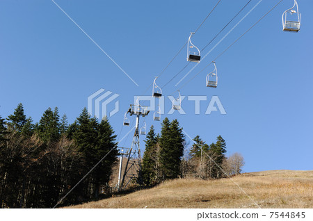 Cableway ready and now snow yet 7544845