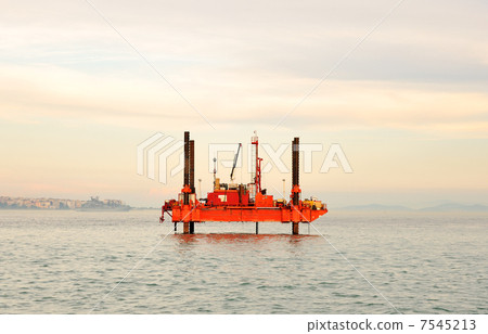 Oil platform 7545213