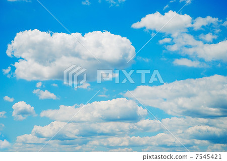 Beautiful dinamic sky with nice colors Beautiful dinamic sky with nice colors 7545421