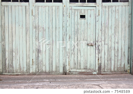 Green wooden antique wall 7548589