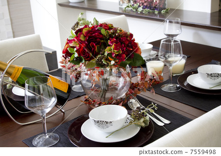 Table image 7559498