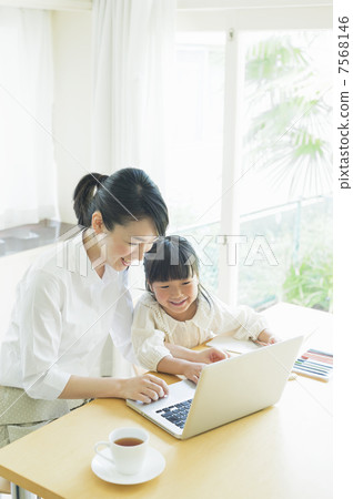 工作的母親 7568146