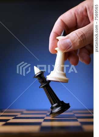 game of chess 7569565