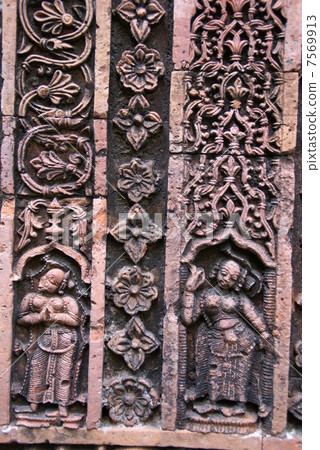 Petitia fine relief Petitia fine relief 7569913