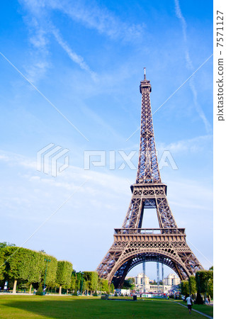 Eiffel Tower Eiffel Tower 7571127