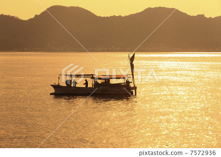 Fishing vessel 7572936