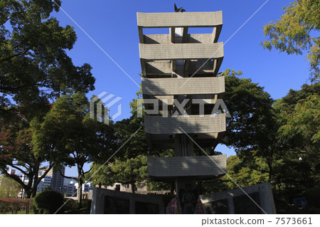 Mobilizing student memorial tower 7573661
