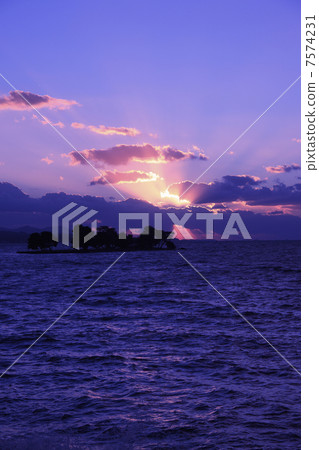 Sunset of Lake Shinji 7574231