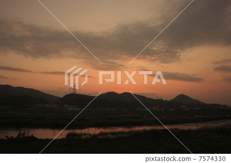 天神河和倉吉市 7574330