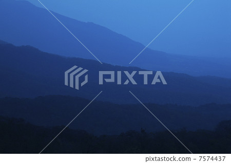 Early morning rushings 7574437