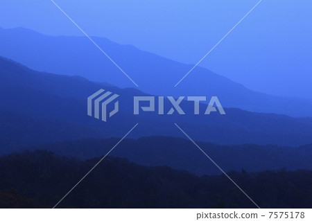 Early morning rushings 7575178