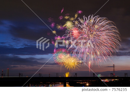 Toda Bridge · Tankashi fireworks display Toda Bridge · Tankashi fireworks display 7576235