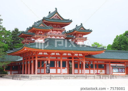 White-tiger tower 7578081