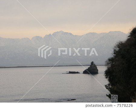Tateyama Mountain Range Tateyama Mountain Range 7578226