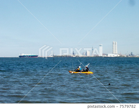 Canoeing to Tokyo Bay 7579782
