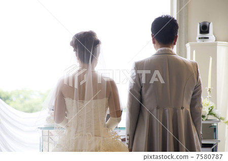 With friends 2 people 7580787