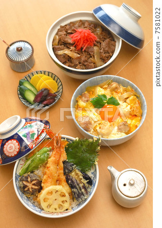 Bowl of rice dishes 7581022