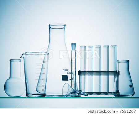 Assorted laboratory glassware equipment Assorted laboratory glassware equipment 7581207