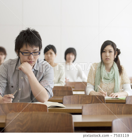 學習的大學生 7583119