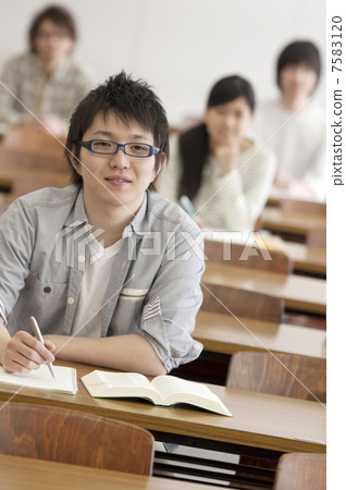 學習的大學生 7583120