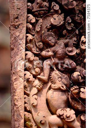 Banteay Srey's sculpture 7584375