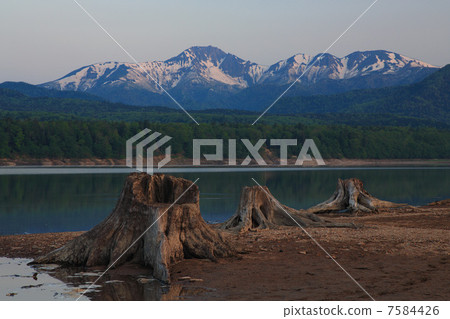Early morning Lake Bunpei and Nipetsotetsu 7584426