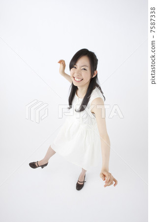 Women balancing Women balancing 7587338