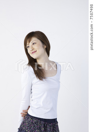 女性肖像 7587498