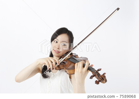 一個女人拉小提琴 一個女人拉小提琴 7589068