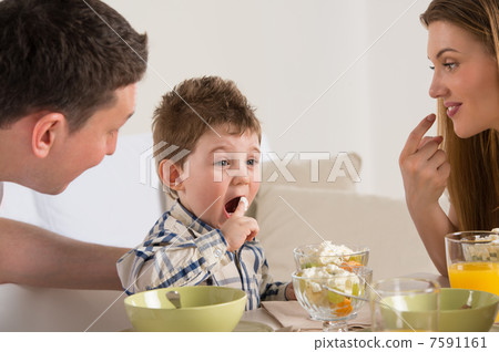 Family on breakfast Family on breakfast 7591161