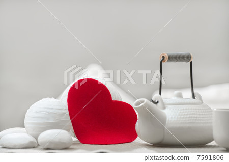 Valentines day surprice for couple. Romantic tea set with red h Valentines day surprice for couple. Romantic tea set with red h 7591806