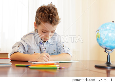 Boy does house lessons 7598021