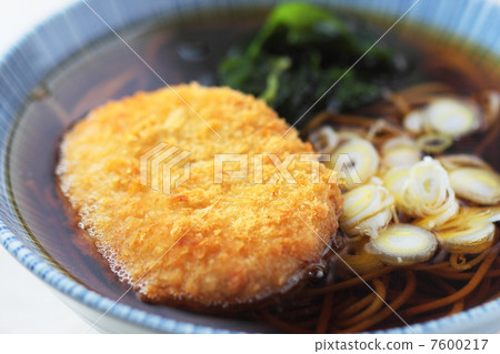Up close to croquette 7600217