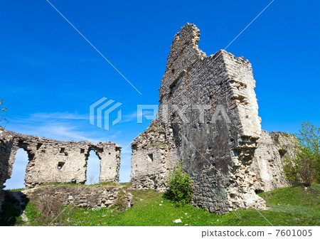 Ancient fortress ruins Ancient fortress ruins 7601005