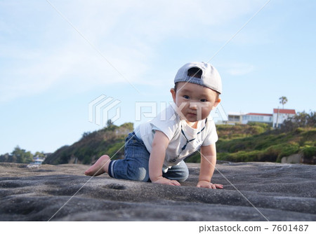 A boy who blows rocks 7601487
