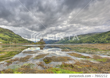 Eilean Donan castle, Highlands, Scotland, UK 7602212