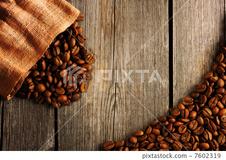 Coffee beans and bag background 7602319