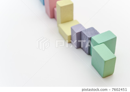 多彩的彩繪木 7602451
