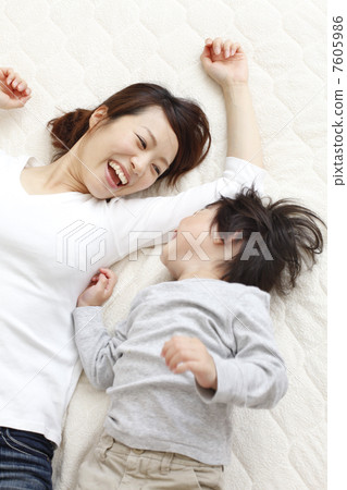 Parent and child Parent and child 7605986